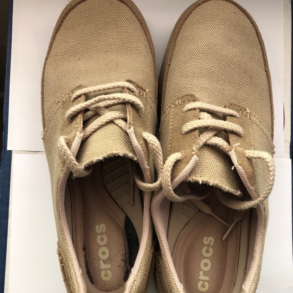 Men’s Canvas Crocs Size 10